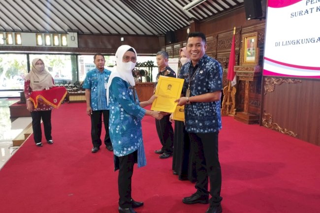 SEJUMLAH 464 PNS PEMERINTAH KABUPATEN KLATEN MENERIMA SK KENAIKAN PANGKAT PERIODE 1 APRIL 2023 PADA HARI INI, SECARA TEPAT WAKTU DAN TEPAT GAJI