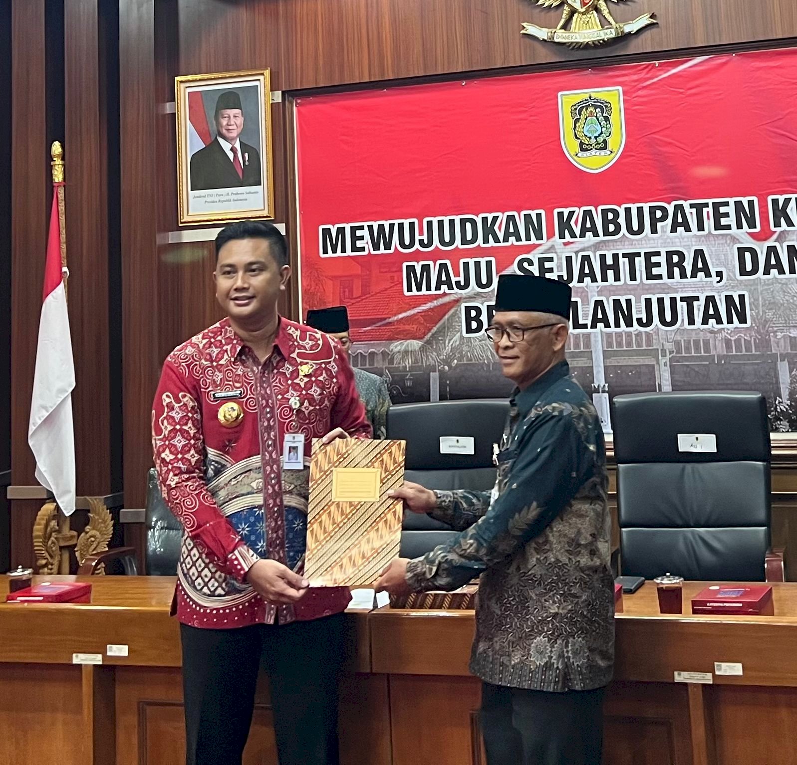 Penyerahan SK Penjabat Sekda, Plt. Kepala Disbudporapar, dan Plh. Camat Ngawen oleh Bupati Klaten