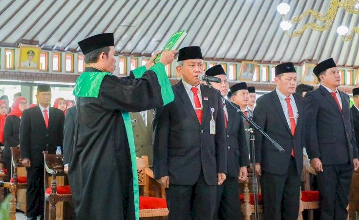 BUPATI KLATEN ADAKAN PELANTIKAN PEJABAT STRUKTURAL  PEMERINTAH KABUPATEN KLATEN