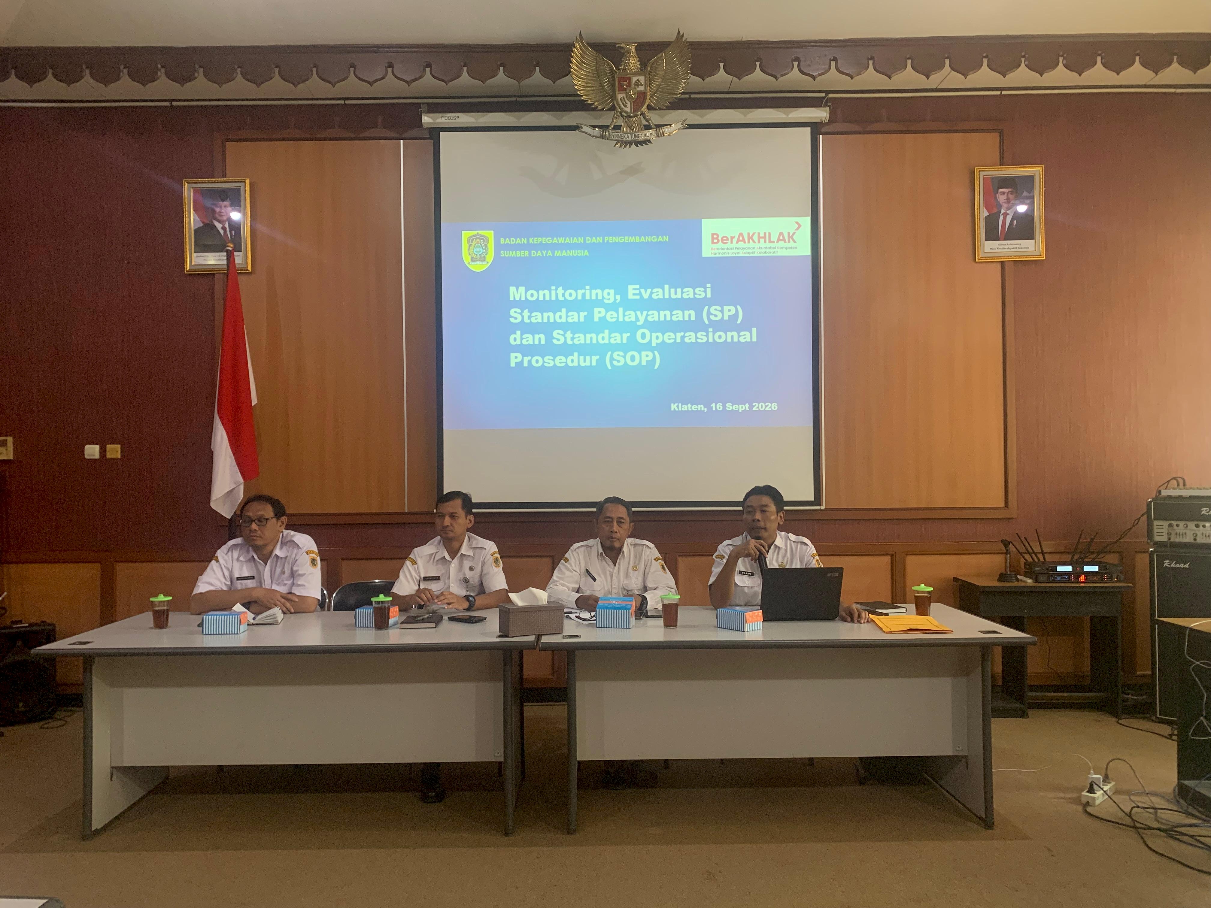 BKPSDM KLATEN ADAKAN EVALUASI STANDARD PELAYANAN ( SP ) DAN STANDARD OPERASIONAL PELAYANAN ( SOP )